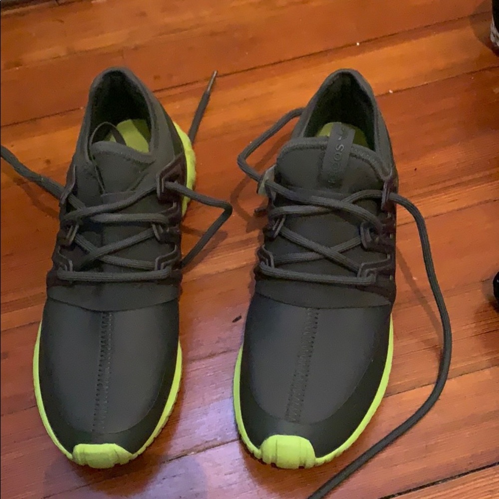 Adidas Sneakers